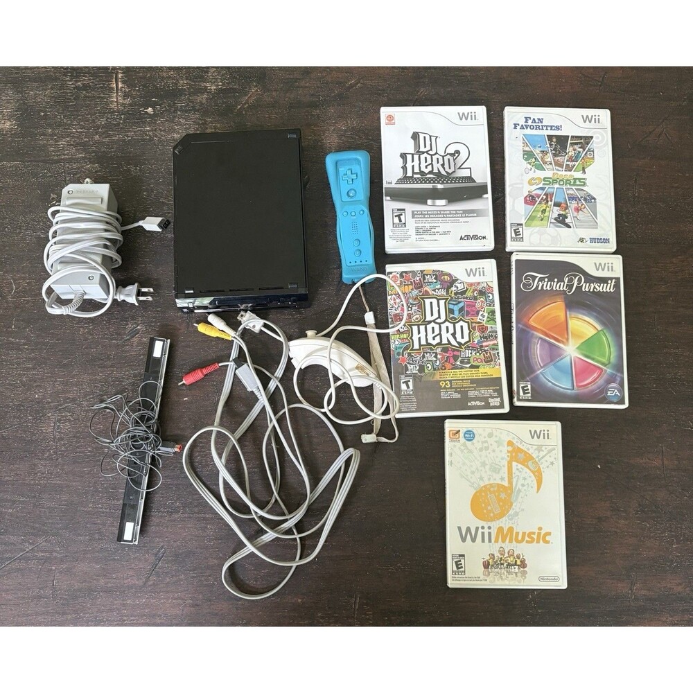 Nintendo Wii Console Bundle Black RVL-101 w/ Controller Nunchuck 5 Games Wires